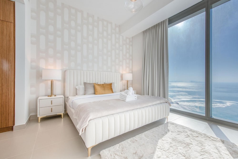 Exclusive Sea View Apartment on the Arabian Gulf