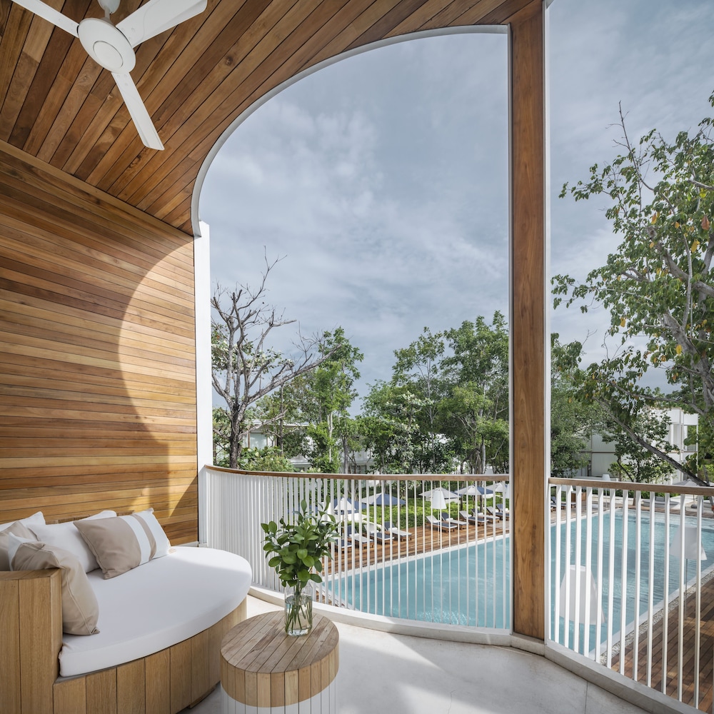 SALA Samui Chaweng Beach Resort