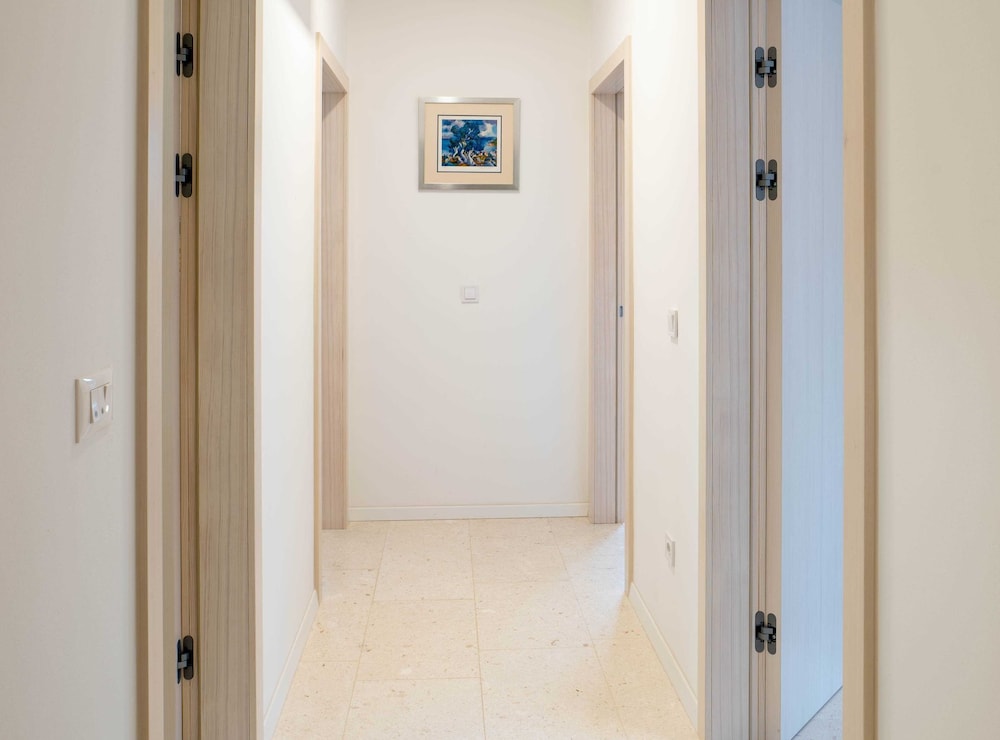 Spacious Povljana Apartment With Sea View and Terrace