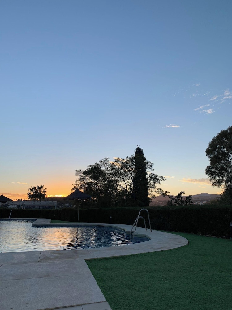 Marbella - House - Sleeps 4 - Pool - Parking