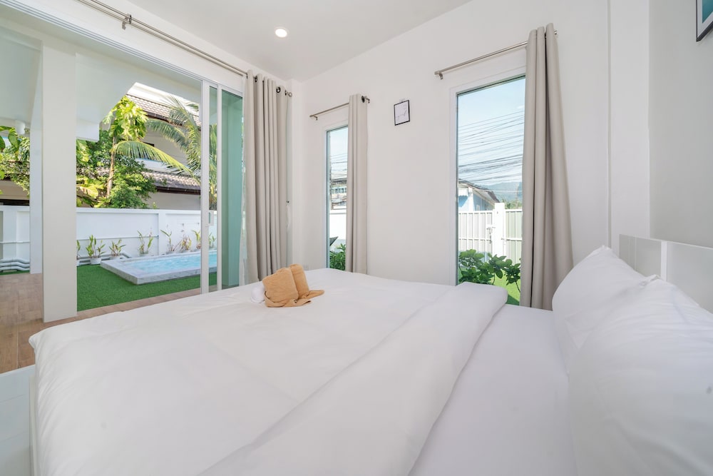 Beachfront 2BR Pool Villa DelMar Kamala