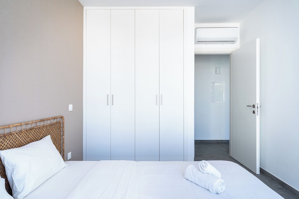 Blu Horizon - Stylish Living with Pool & Balconies in Protaras