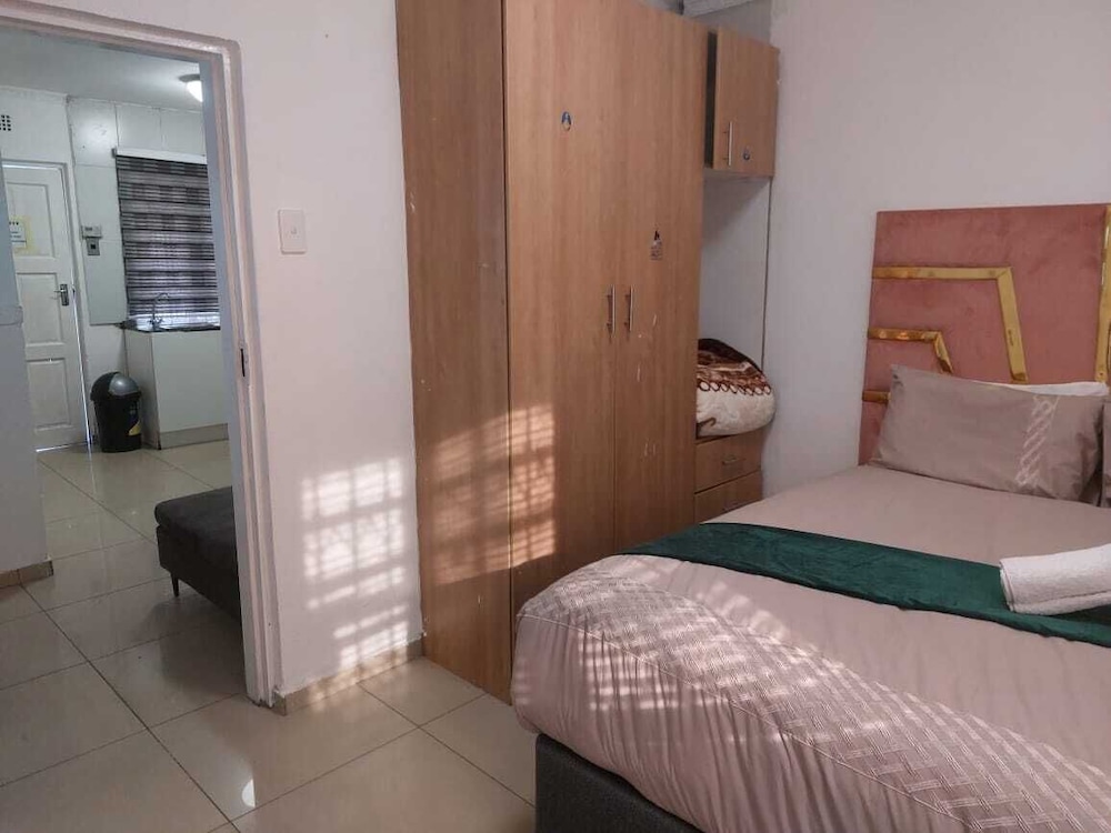 Gold Crown Self-catering Apartment