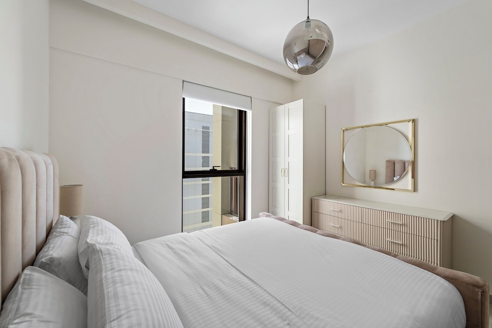 1BR Balcony & Luxury Amenities