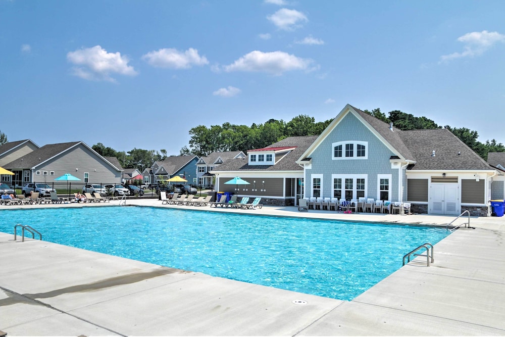 Shuttle to Bethany Beach: Stylish Home w/ Perks!