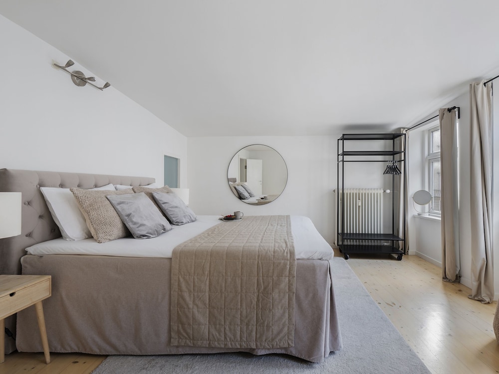 Sanders Main - Cozy 2-bdr Apt Close to Nyhavn view 3