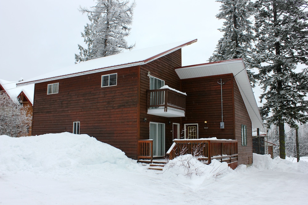 Red MountainVillageHomesCabins