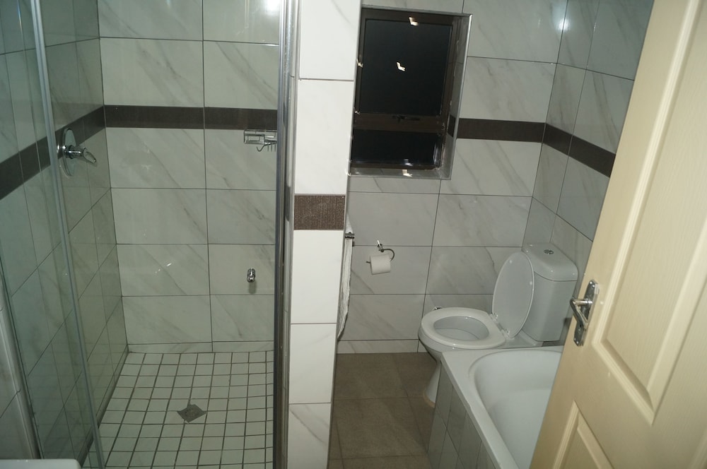 Miraton Eastgate Suites