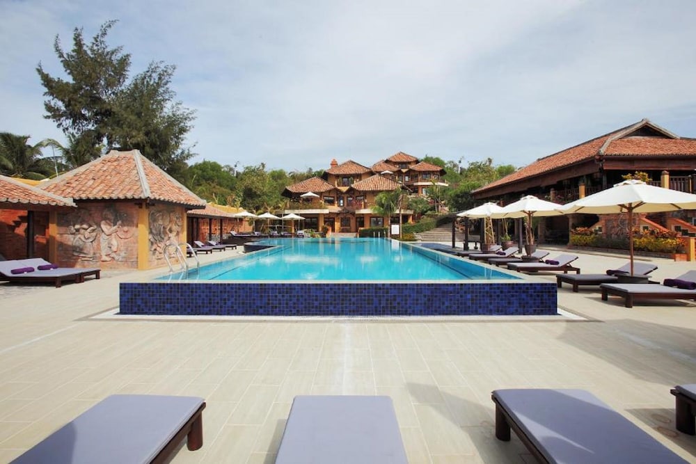 Poshanu Resort