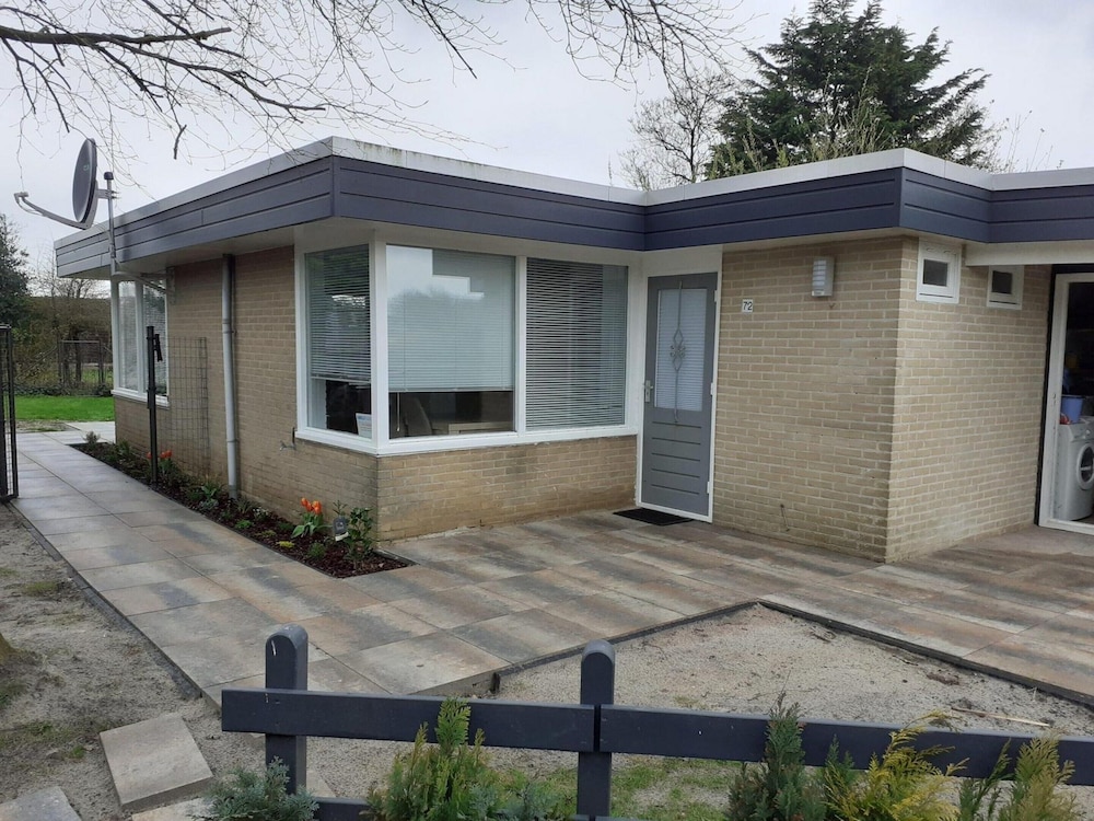 Pet-friendly Bungalow Near Beach