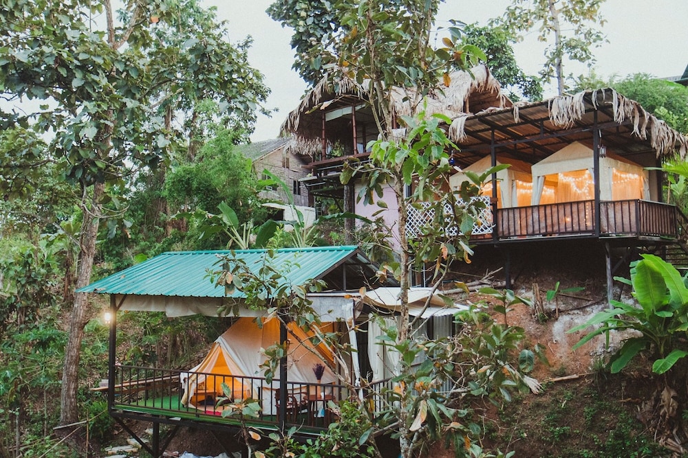 Hotel Baansuan Chomchun - Image 1