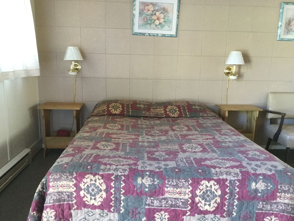 Cedars Motel
