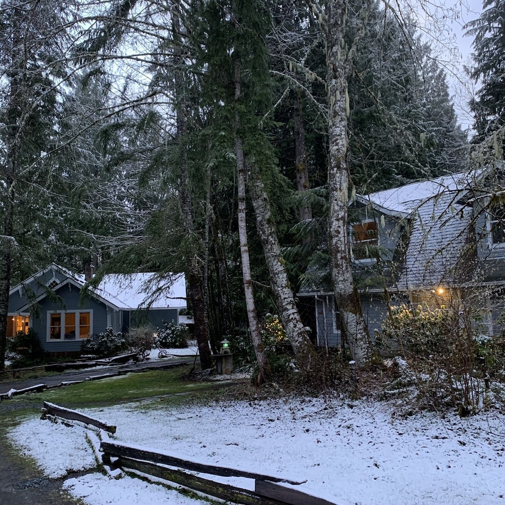 Mountain Meadows Inn