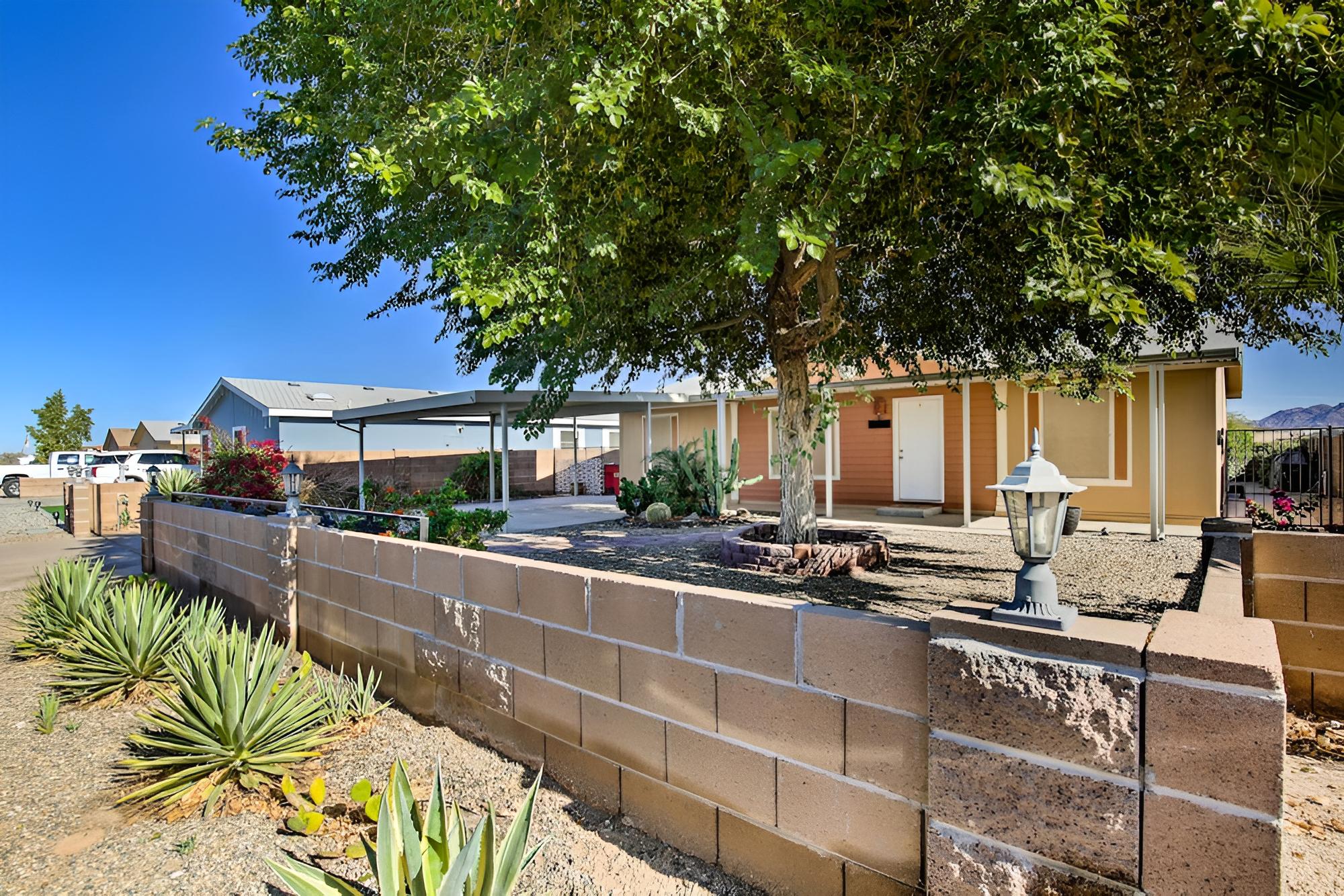 Bright Yuma Home w/ Spacious Yard & Patio! view 5