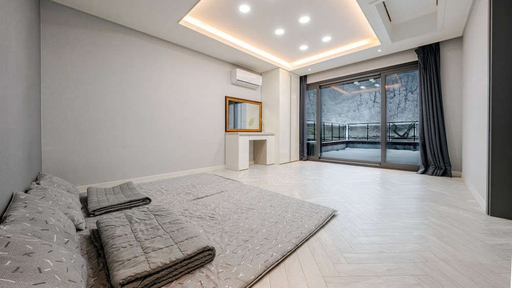 Gangneung Taurus Pension