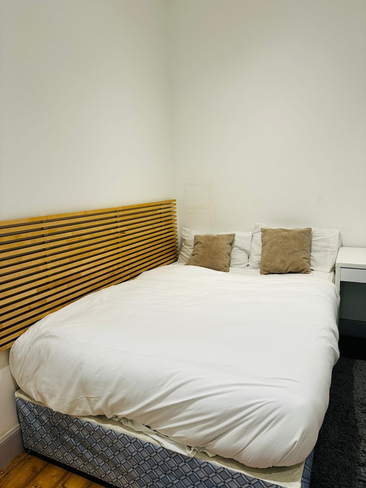 Cozy Edinburgh Apartment Escape