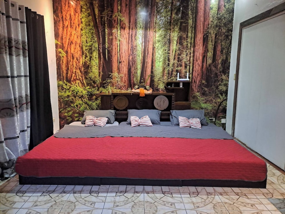 Tribal Bliss Private Resort in Lipa Batangas, a Privat Guest Room With Pool