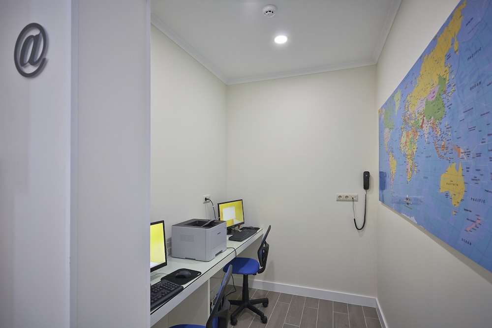 Welcome In - Suites & Hostel