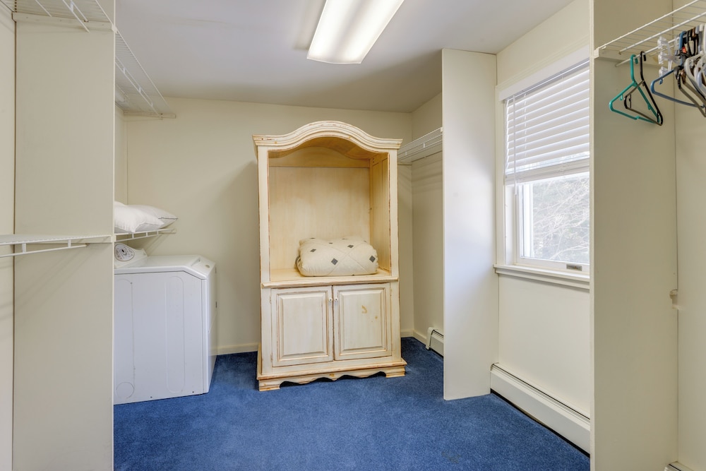 Ski, Golf & Hike: Spacious Dover Retreat!