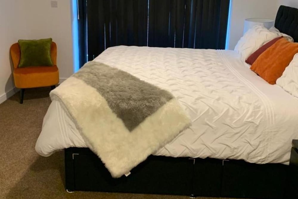 Posh 1 Bed Flat-direct Links to Central London