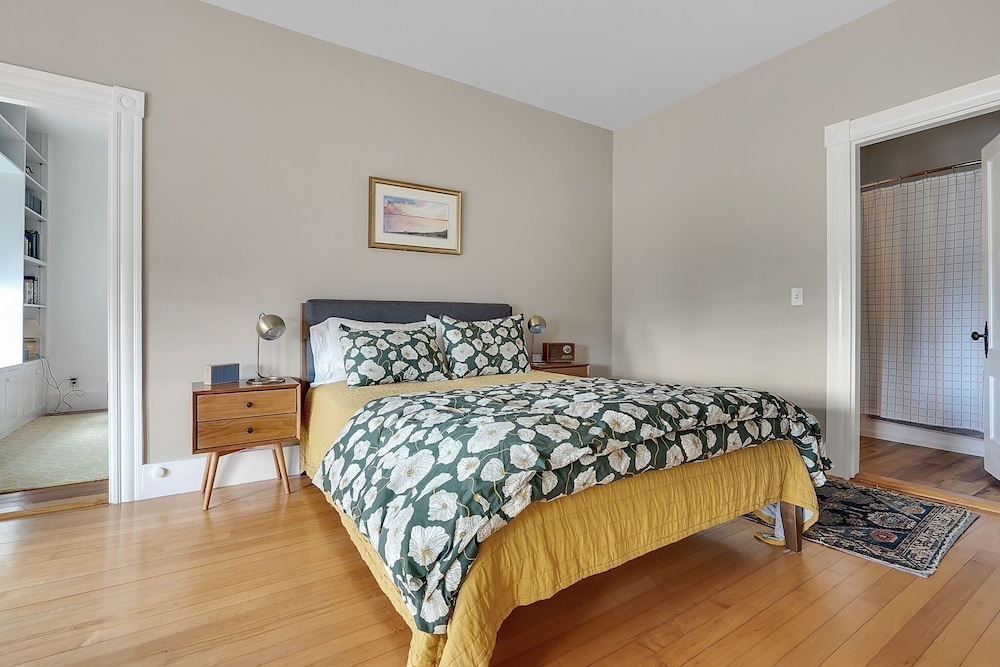 Bryant Farm Limit 27 5 Bedroom Farmhouse by RedAwning view 2
