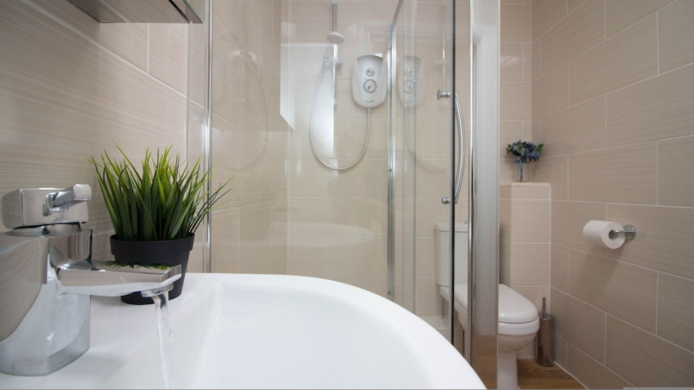 Stayzo Serviced Accommodation 16 Premier Lodge