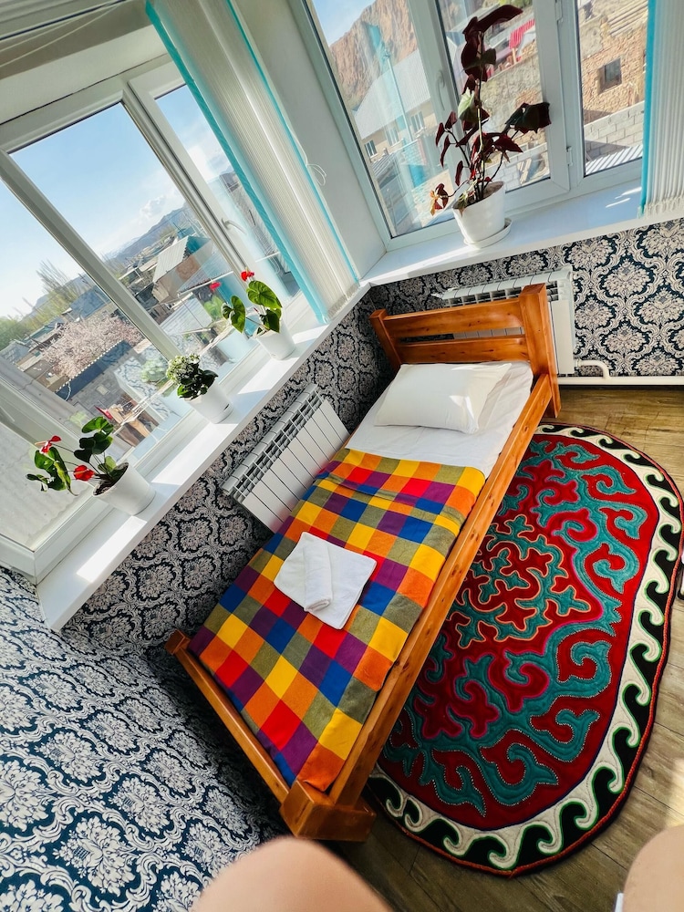DADOW Guesthouse