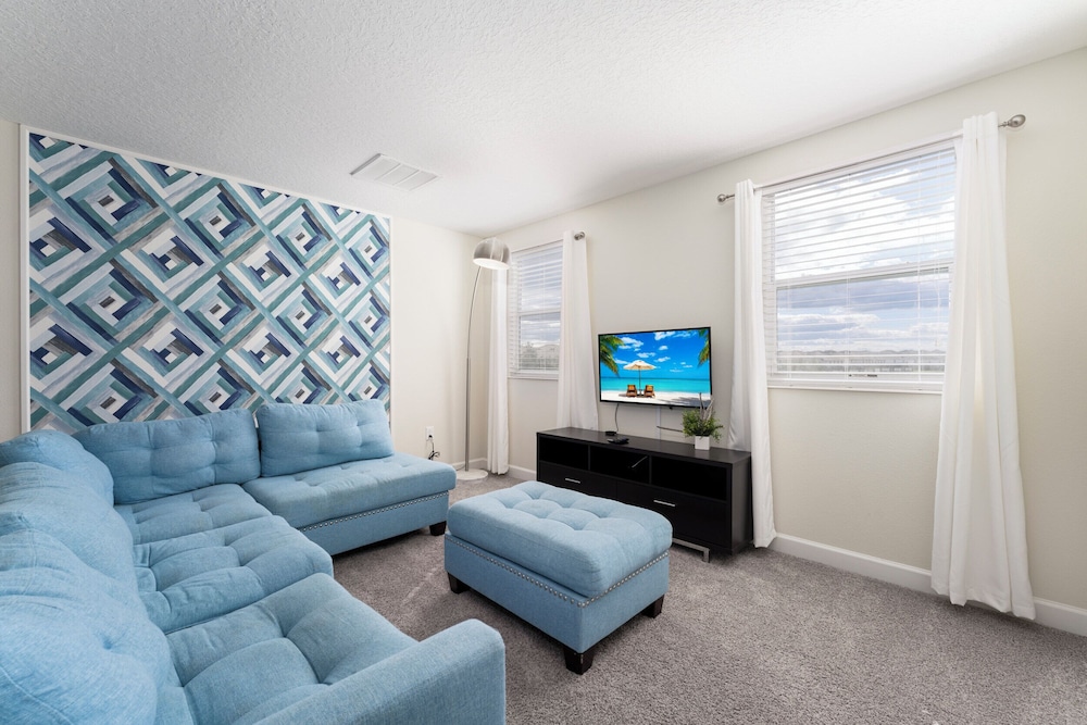 Magical 6BR Villa Pool Themed Room
