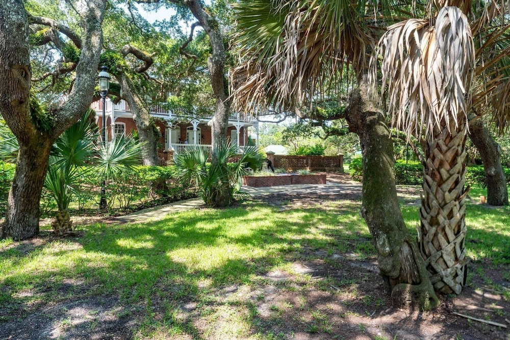 Mystic Sands I Steps To Beach I Free Activities 2 Bedroom Condo