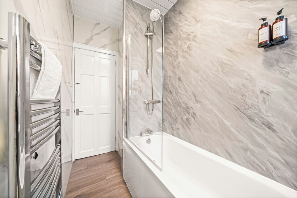 Cosy and Bright 3-Bedroom Flat