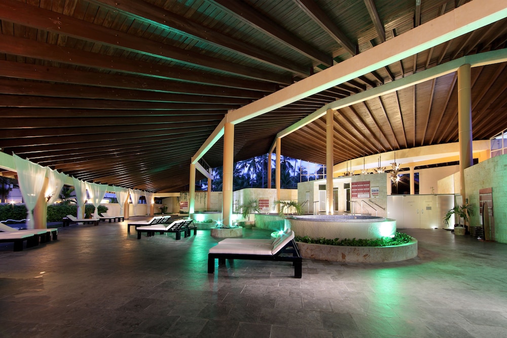 Punta Cana Vacations - Grand Palladium Palace Resort Spa  Casino - All Inclusive - Property Image 22