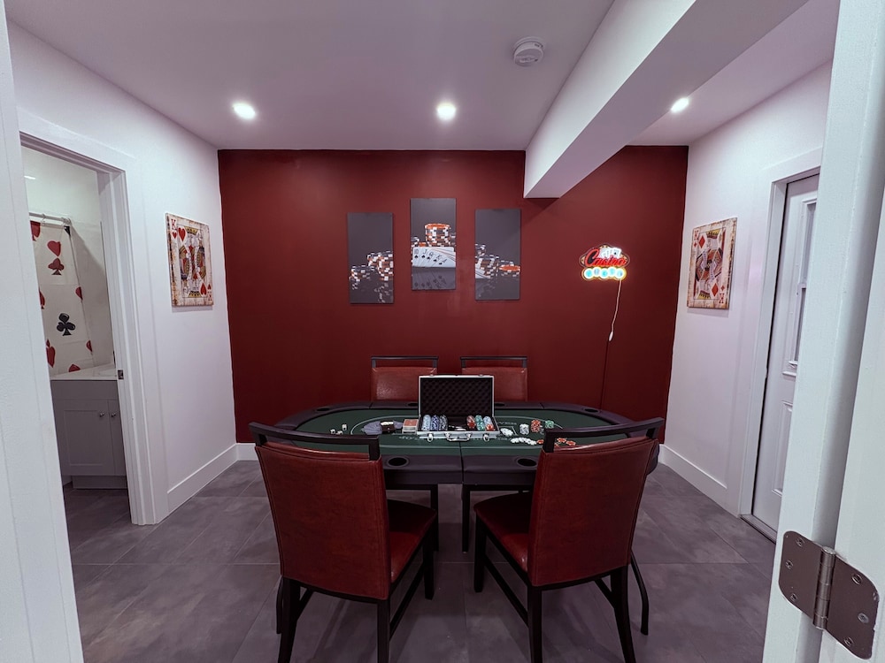 Guitar House Poker Lounge Hard Rock