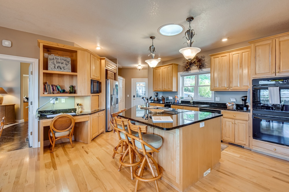 Sky Valley Home w/ Mtn View, 5 Mi to Rabun Bald! view 3