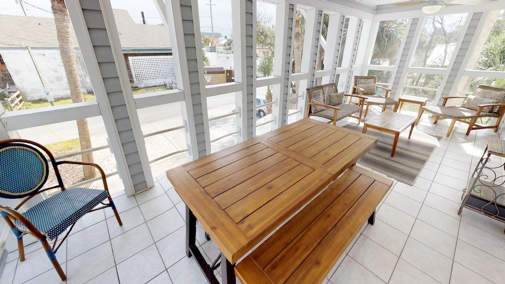 1603 Lovell Avenue Manor by Tybee Vacation Rentals
