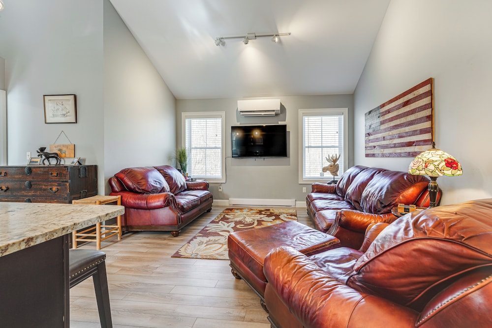 Ski, Hike & Boat: Modern Bridgton Retreat