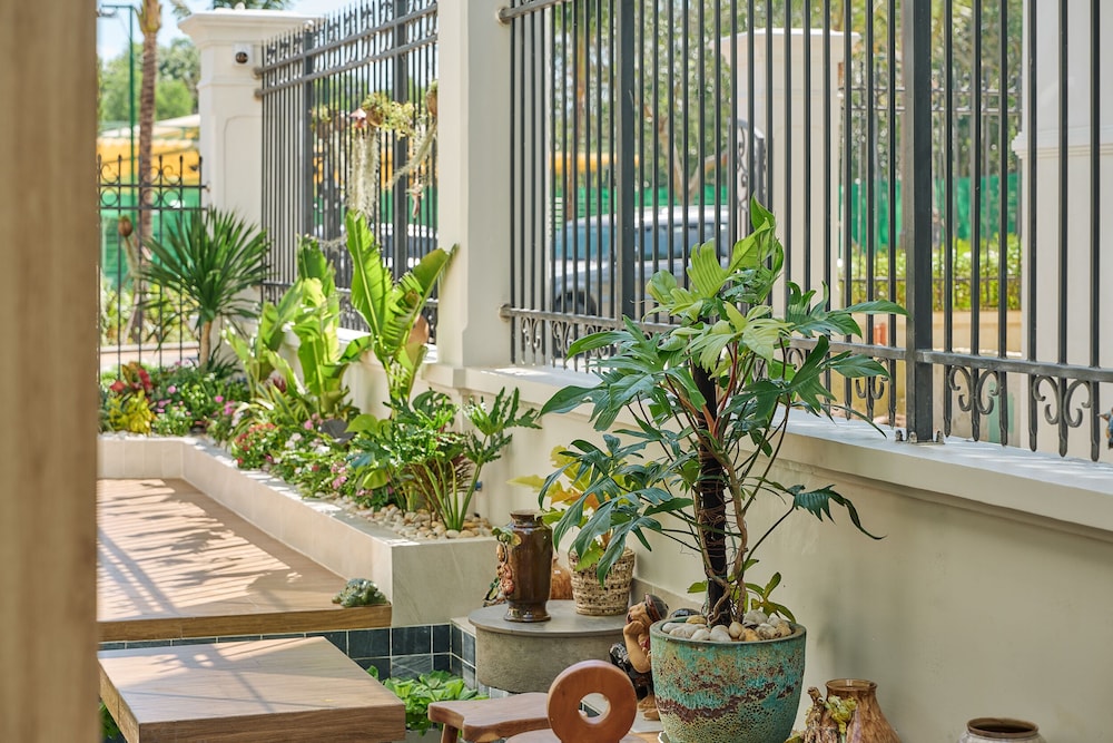 Luxury 4 bedroom Solar Villa