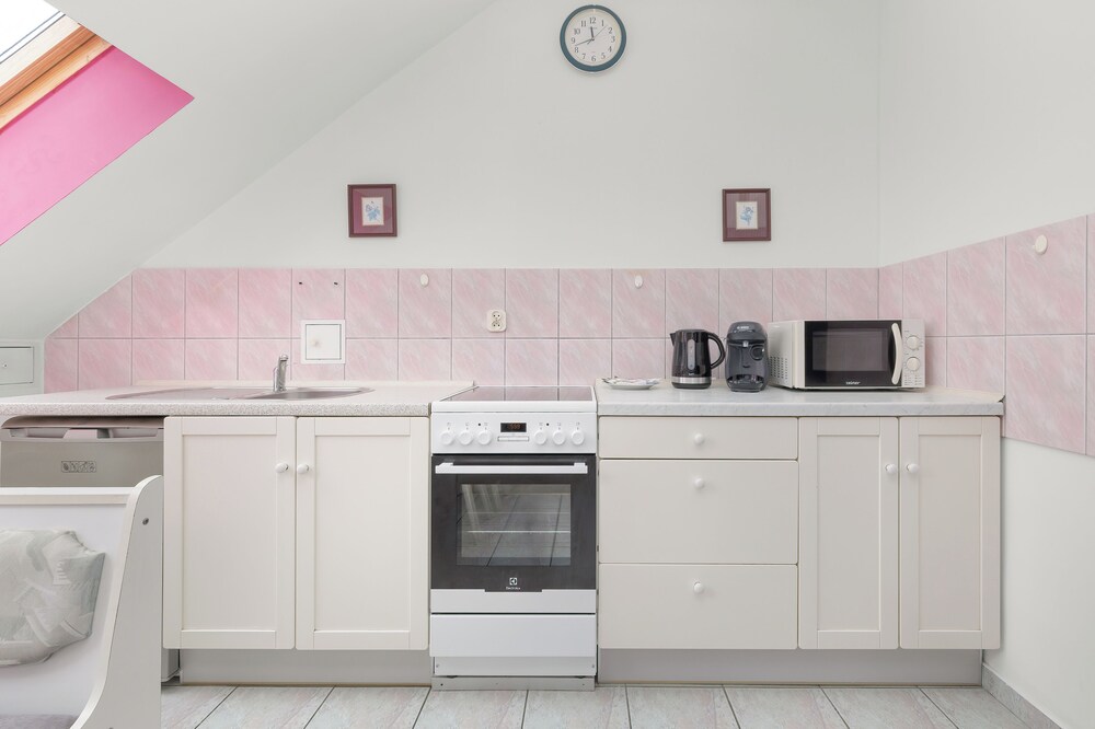 Kołobrzeg Centrum Pink by Renters