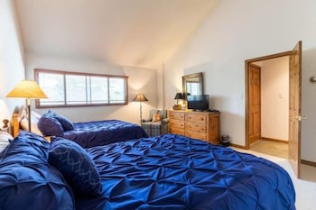 17 Vail Road Condos 5 Minute Walk to Vail Village and Gondola One by RedAwning view 3