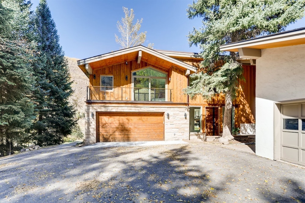 1-1337 Vail Valley Drive view 4