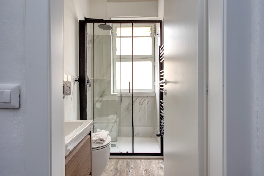 Elegant Studios near Station