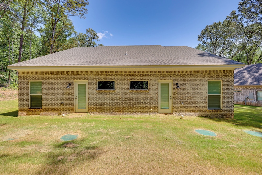 Near 17 Springs Sports Complex: Millbrook Duplex!
