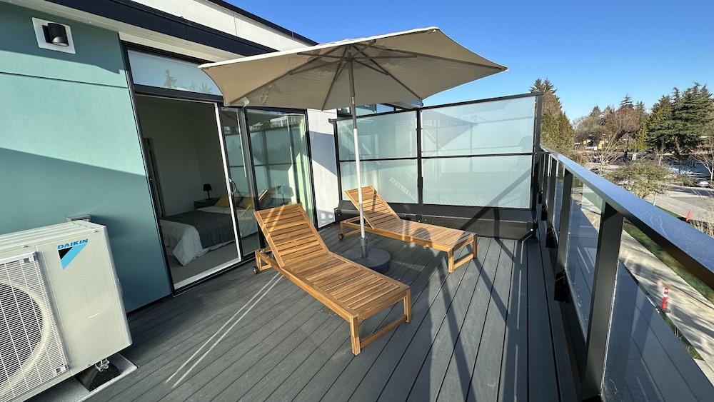 Vancouver Vacations - Ruby Red Cloud Homes Vancouver - Property Image 37