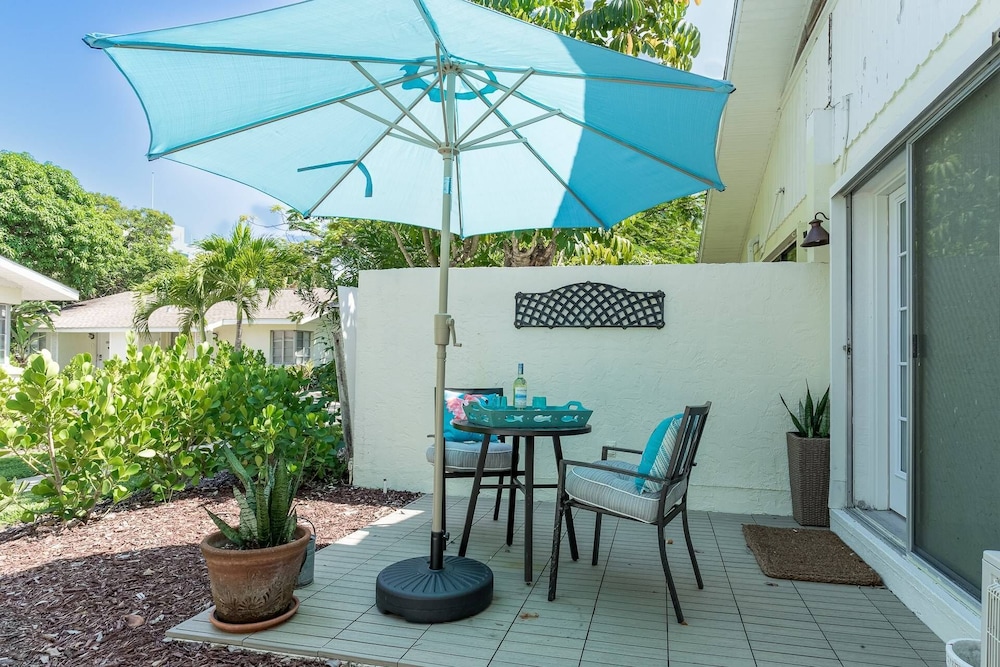 Pelican Gardens Studio 3 on Lido Key - Property Image 20