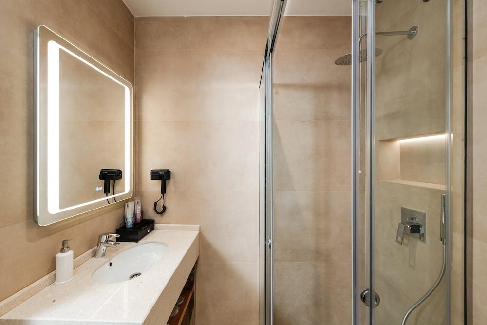 Troci Hotel 60