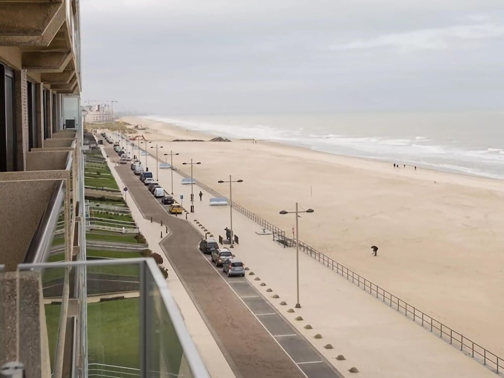 Beachfront Bliss With Parking