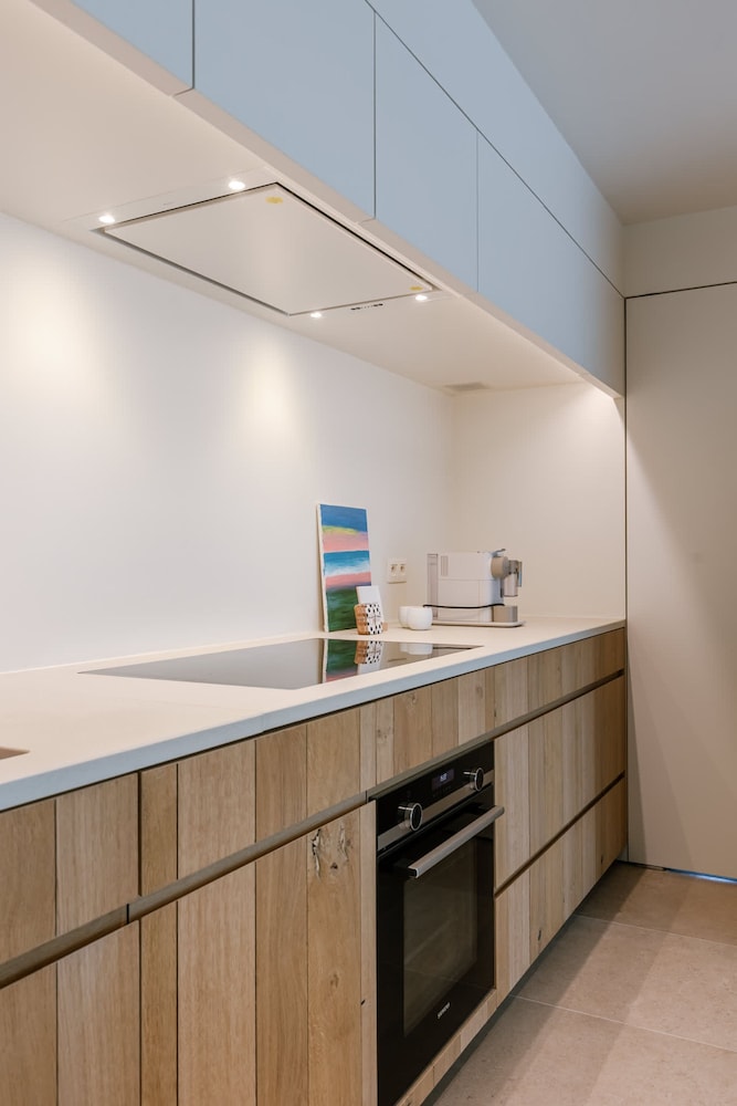 Charming Chic Stay With Garden Views Parking