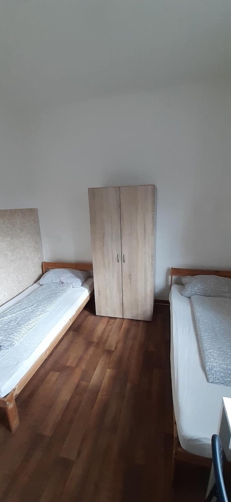 2-Rent Group Hostel Apartments EVE74