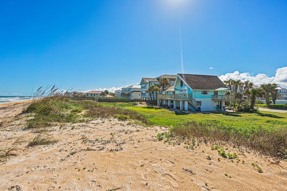 Pelican Beach Private Ocean Front Beach House- Sleeps 10 Bring Your Surf Boards