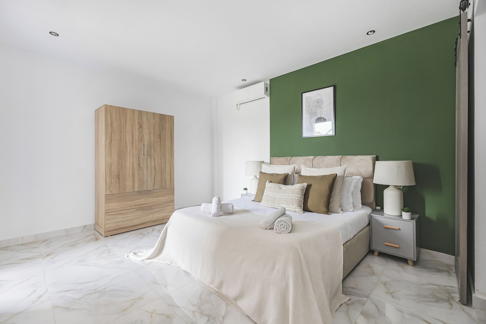 Appartement de 3 pieces a Birkhadem
