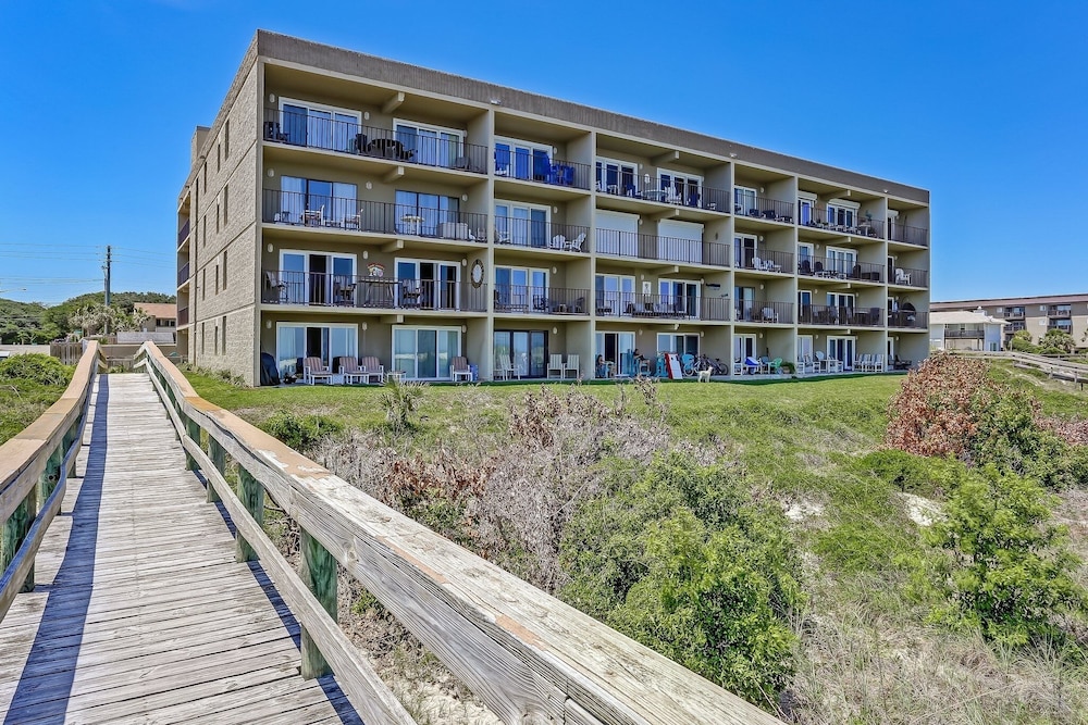 Ketch Courtyard 302 2 Bedroom Condo